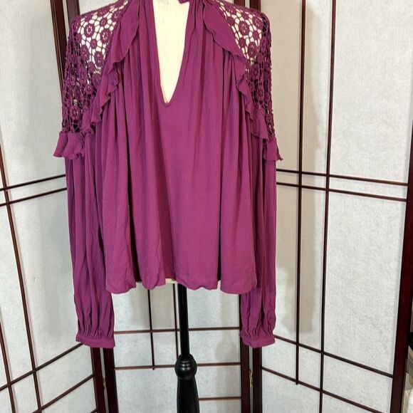 Free people Raspberry Pink Little Bit Of Love Lace Shoulder Ruffle Blouse - Picture 2 of 13